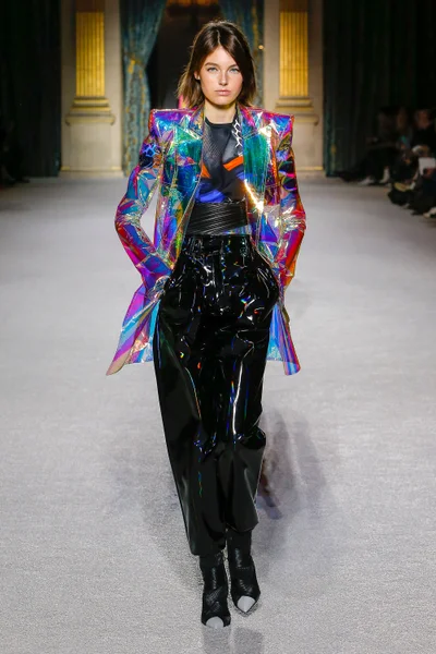 Look 64